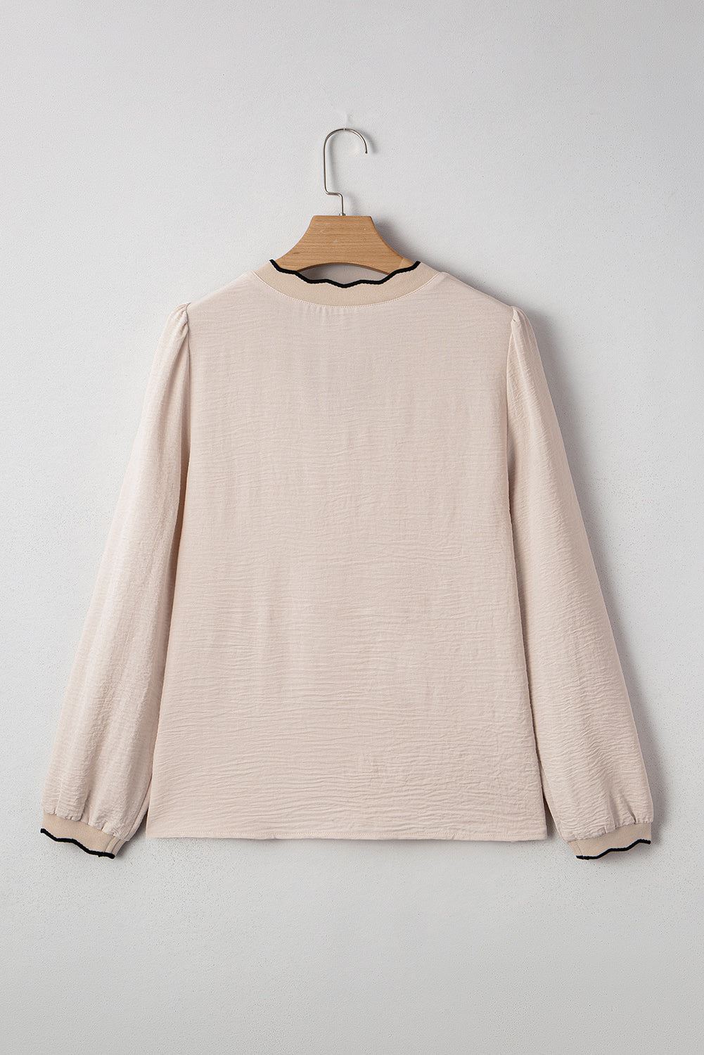 Jet Stream Contrast Scallop Trim V Neck Long Sleeve Top